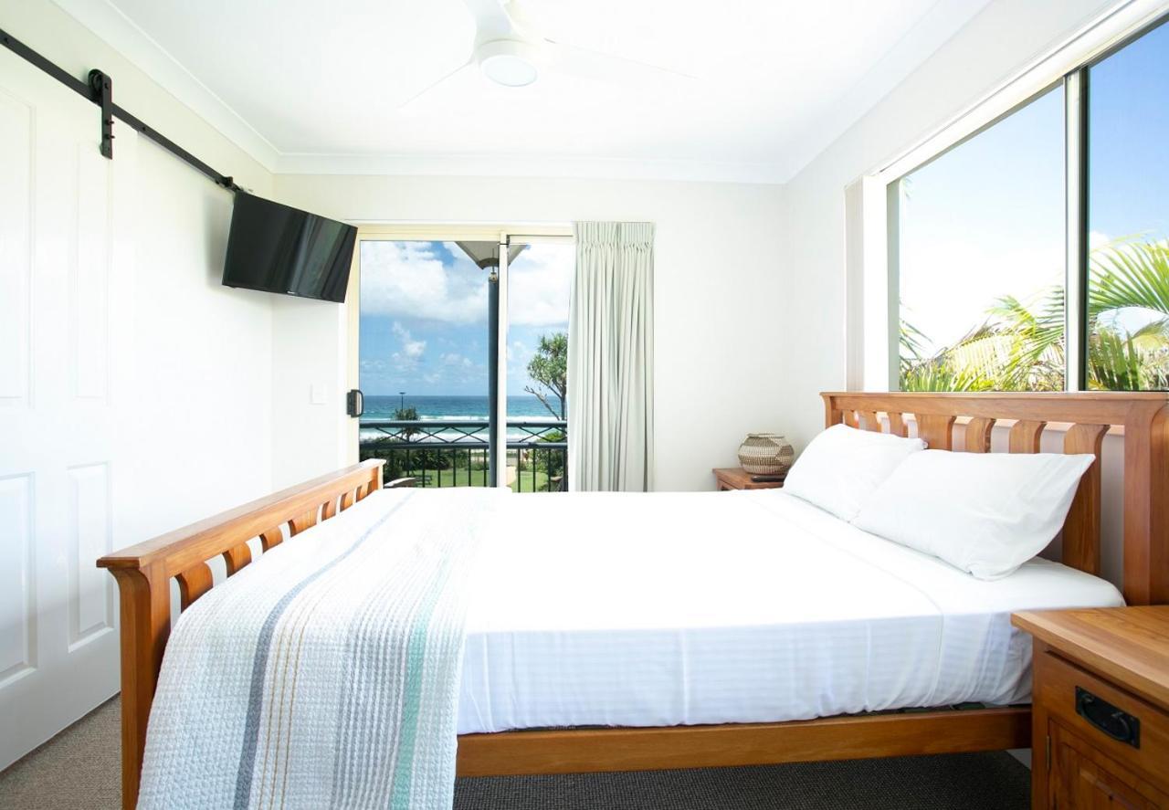 Golden Riviera Absolute Beachfront Resort Guldkusten Exteriör bild
