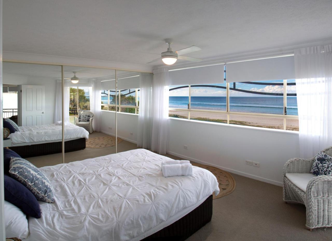 Golden Riviera Absolute Beachfront Resort Guldkusten Exteriör bild